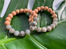 Load image into Gallery viewer, Labradorite Healing Crystal &amp; Sandalwood Beads Bracelet